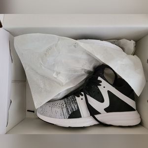 EUC Athletic Propulsion Labs APL Ascend Sneakers